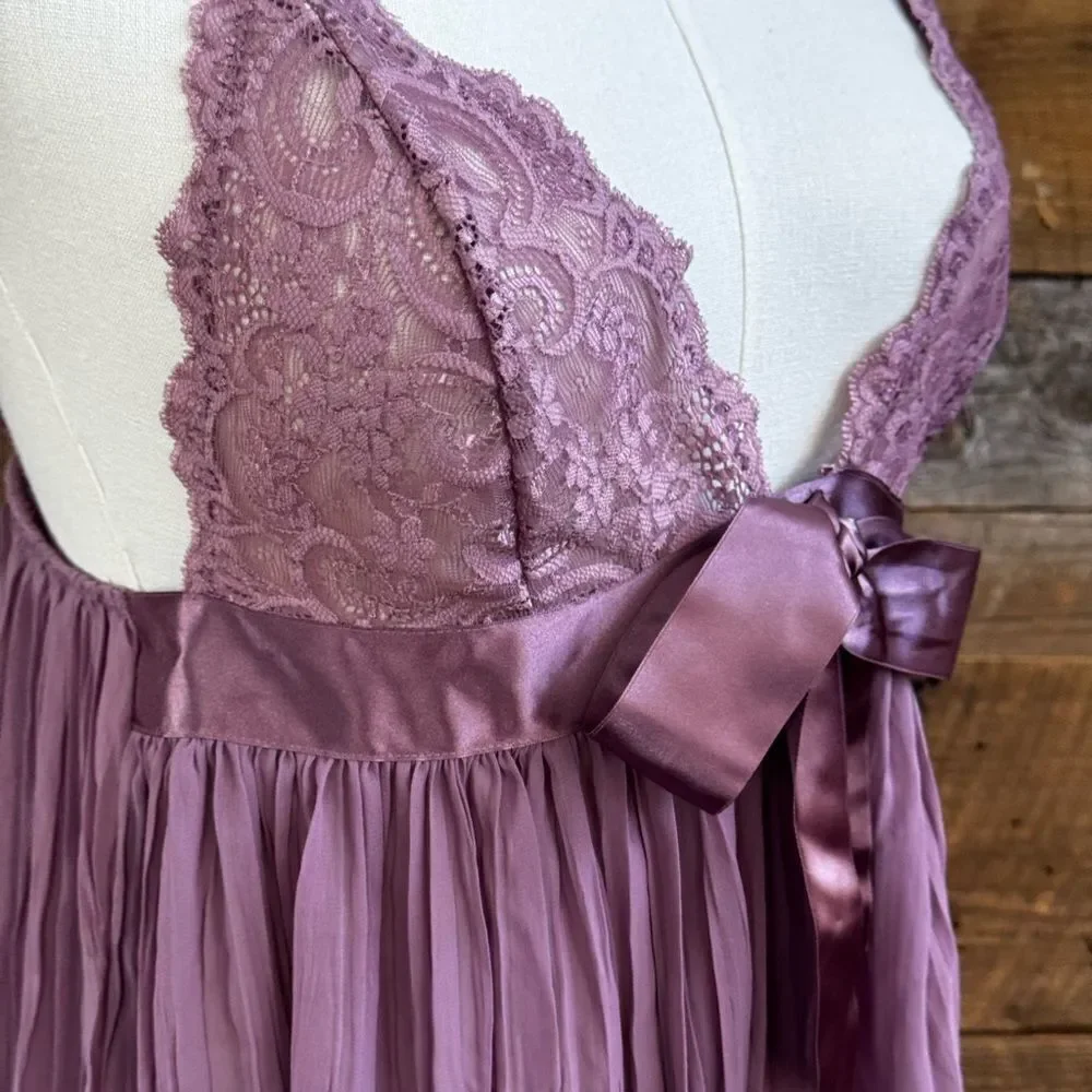 Victoria’s Secret Lavender Lace Babydoll Nightie Set– Size M